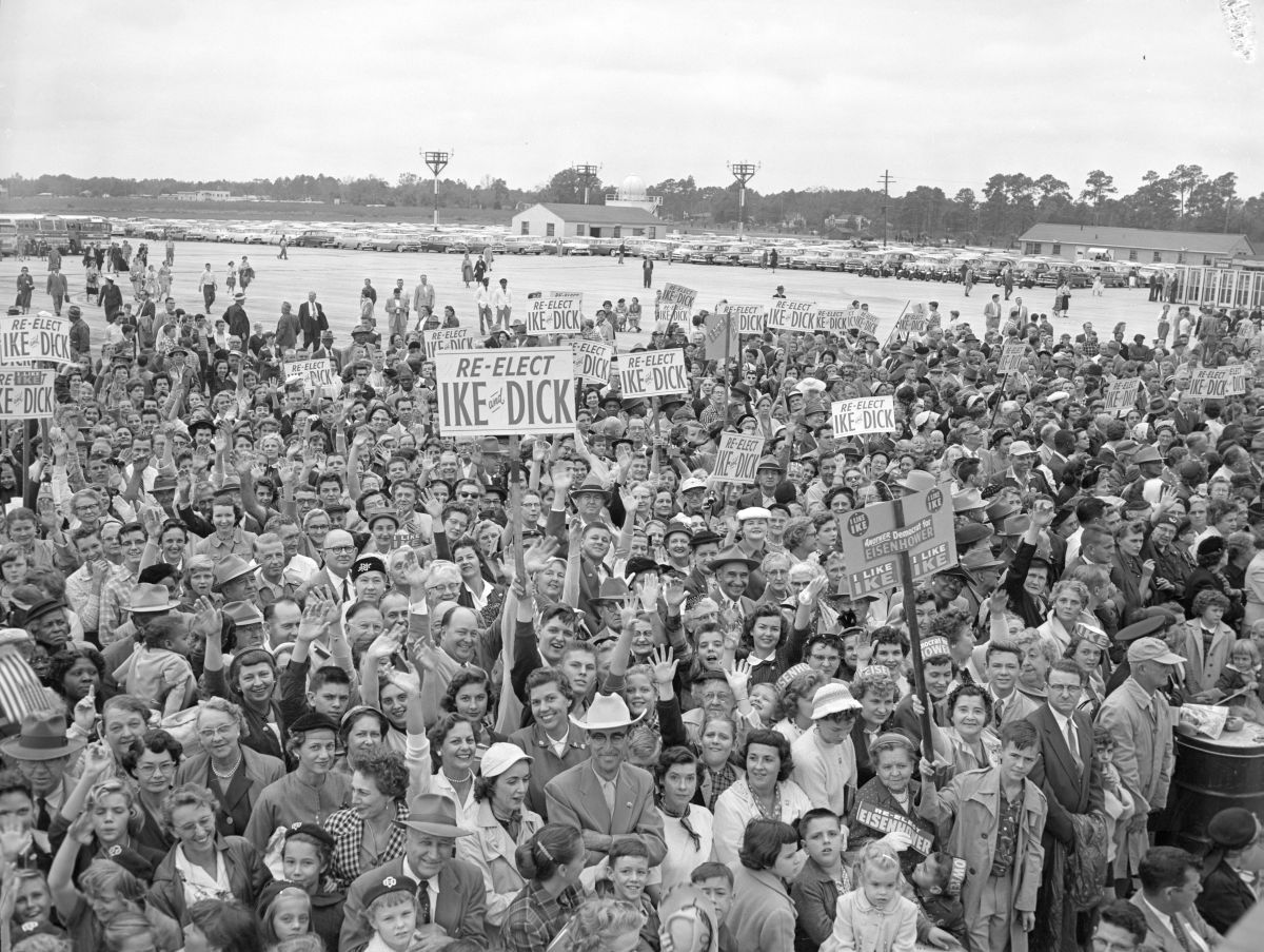 Crowds at Imeson Field Airport for Eisenhower rally in Jacksonville.