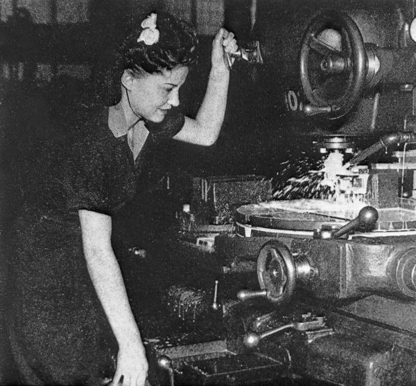 Workers cutting plates at St. Johns River Shipbuilding Company - Jacksonville, Florida