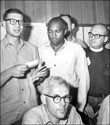 Jailed minister reads support message: Tallahassee, Florida (August 5, 1964)