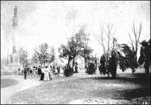 Looters in Hemming Park