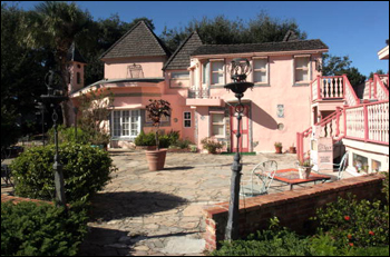 View of the historic Chalet Suzanne in Lake Wales, Florida (2009)