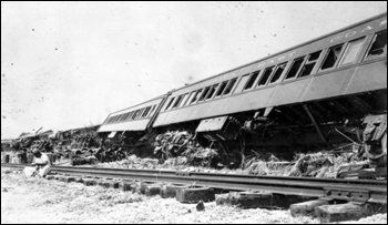 Remains of a rescue train: Islamorada, Upper Matecumbe Key (1935)