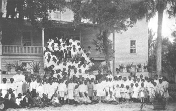 Group portrait at the Daytona Normal and Industrial School (1919)