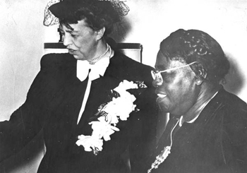 Eleanor Roosevelt visits with Mary McLeod Bethune (1937)