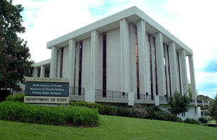 Side view of the R. A. Gray Building : Tallahassee, Florida