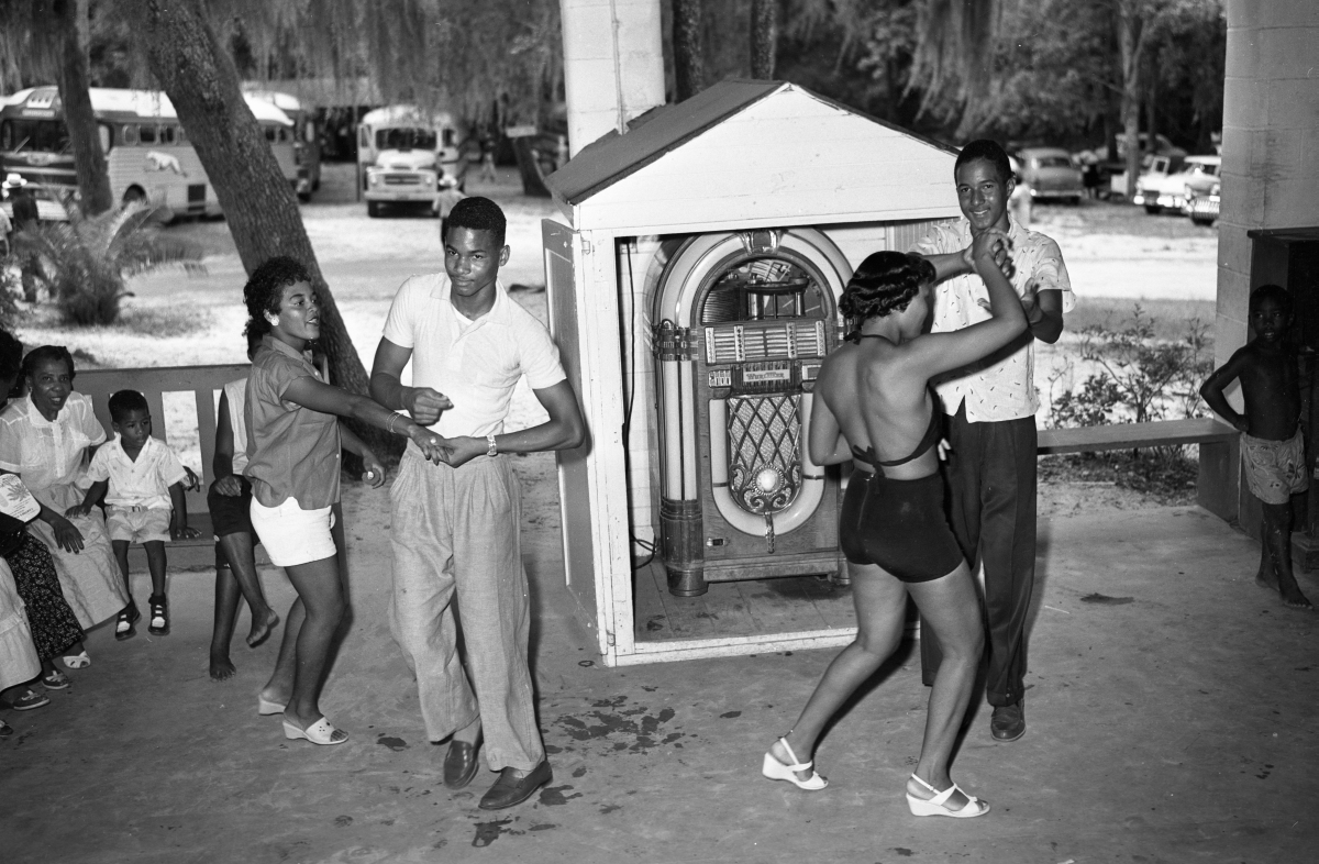 Young couples dancing.