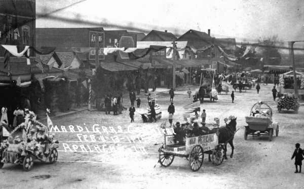 Apalachicola Mardi Gras parade (1915).