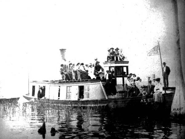 The Alert, a smaller vessel used after the F.S. Lewis was destroyed (circa 1880s).