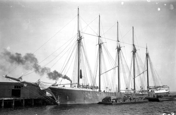 A schooner loading lumber in Pensacola Harbor, ca. 1900. Ships like this one may have been the source of the rats (and fleas) that transmitted the bubonic plague to humans during the outbreak of 1920. 