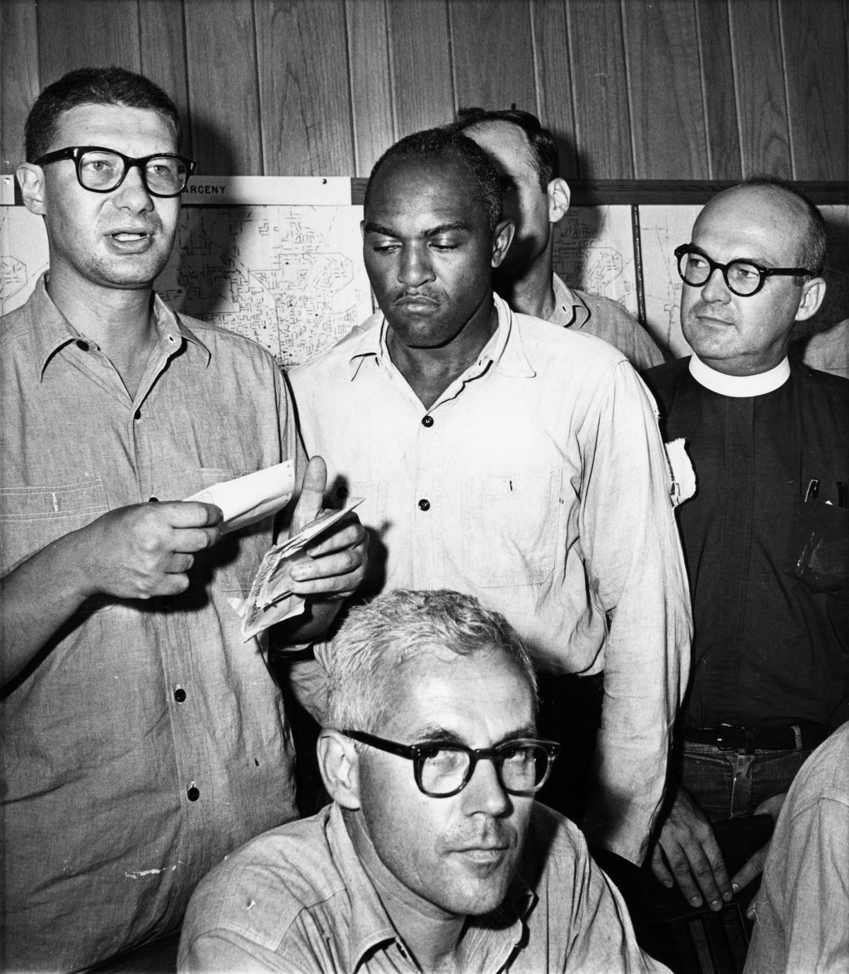 Jailed minister reads support message in Tallahassee, 1964