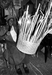 Lucreaty Clark making a white oak basket in Lamont, Florida.